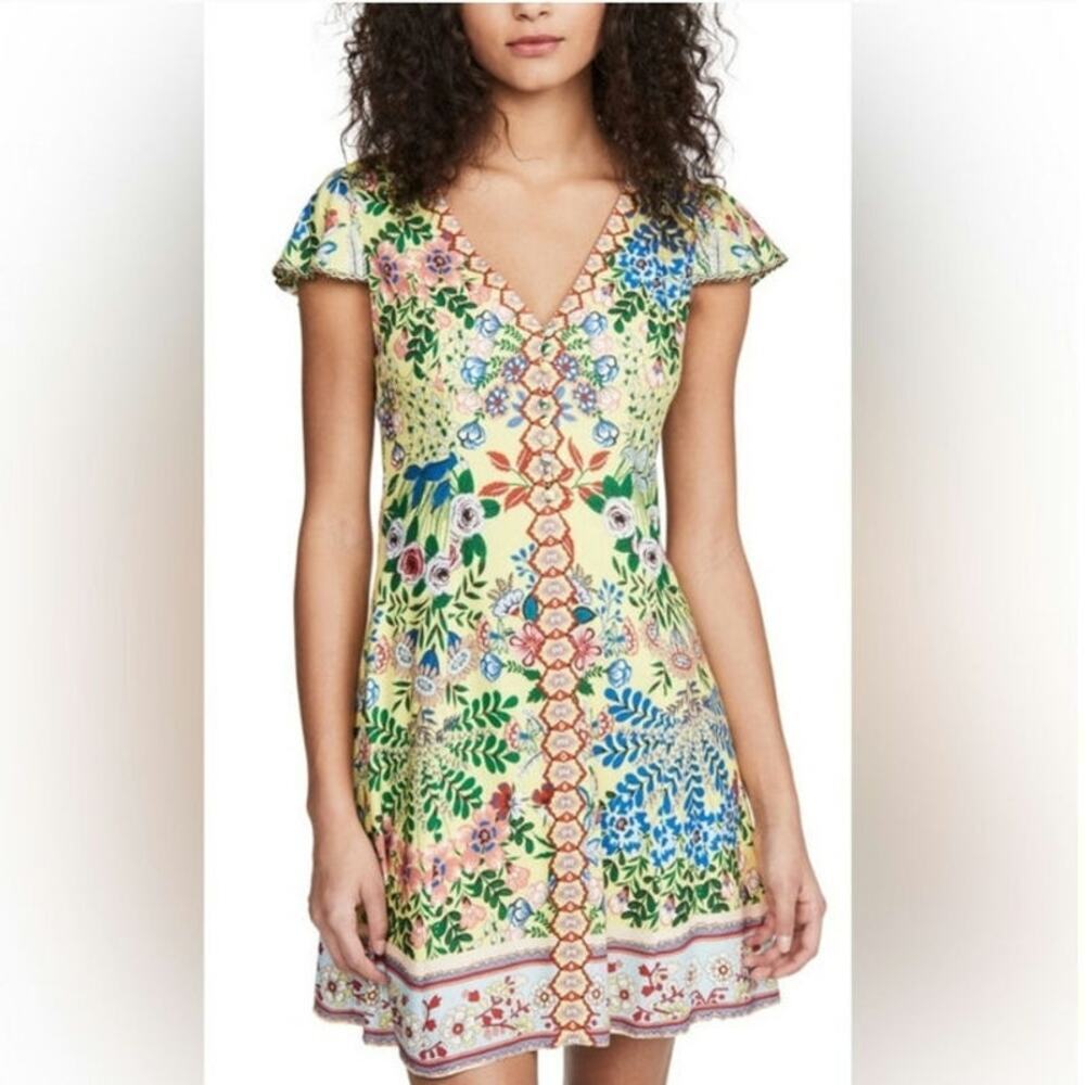 Alice + Olivia Hadley Button Front Dress in Wildflower‎ Daffodil Size: 2